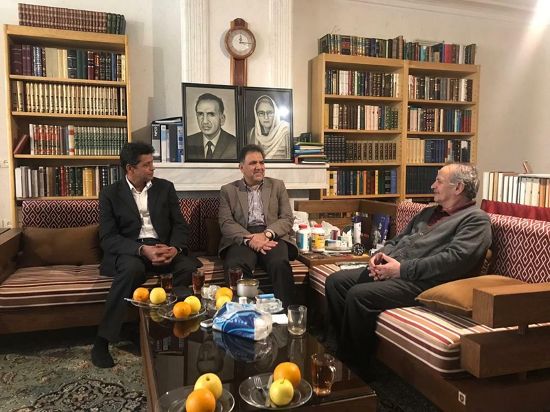 https://www.abbasakhoundi.ir/Portals/0/news/n1uec6enongf_1.jpg